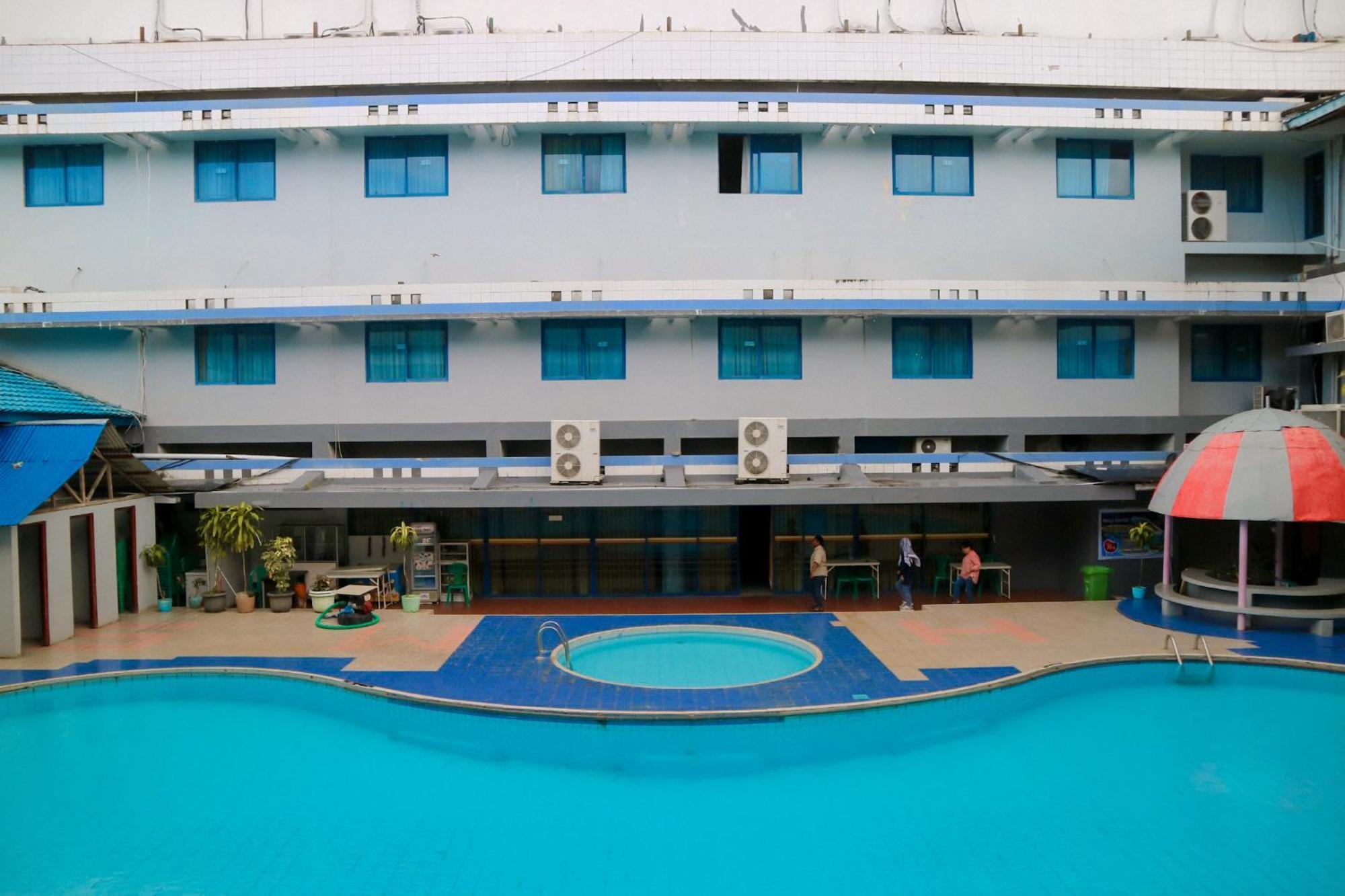 Hotel Mariat Sorong Exteriör bild